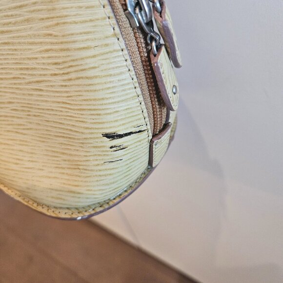 Handbag - Picture 3 of 3